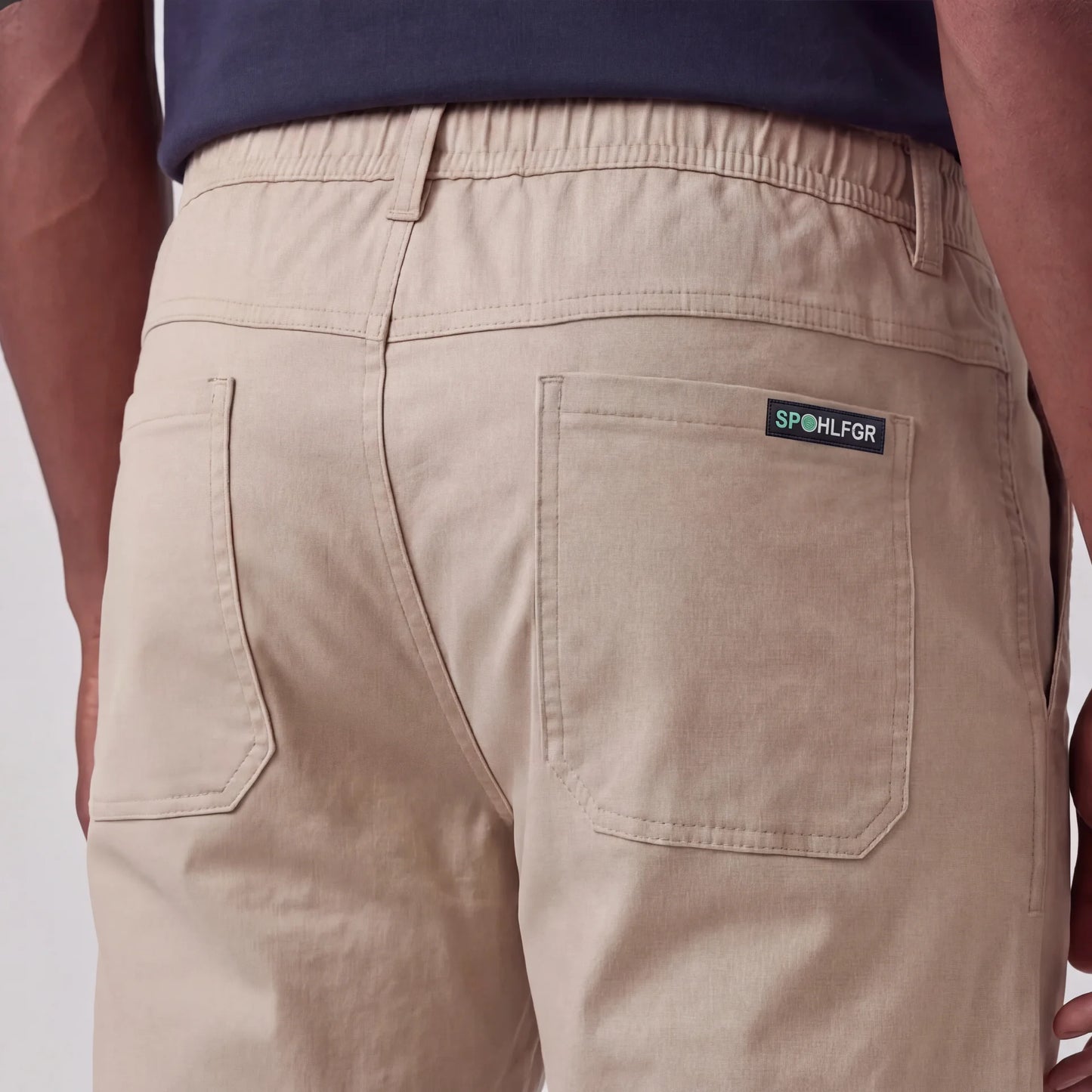 Pantaloni cargo confortabili cu o capacitate mare de depozitare 