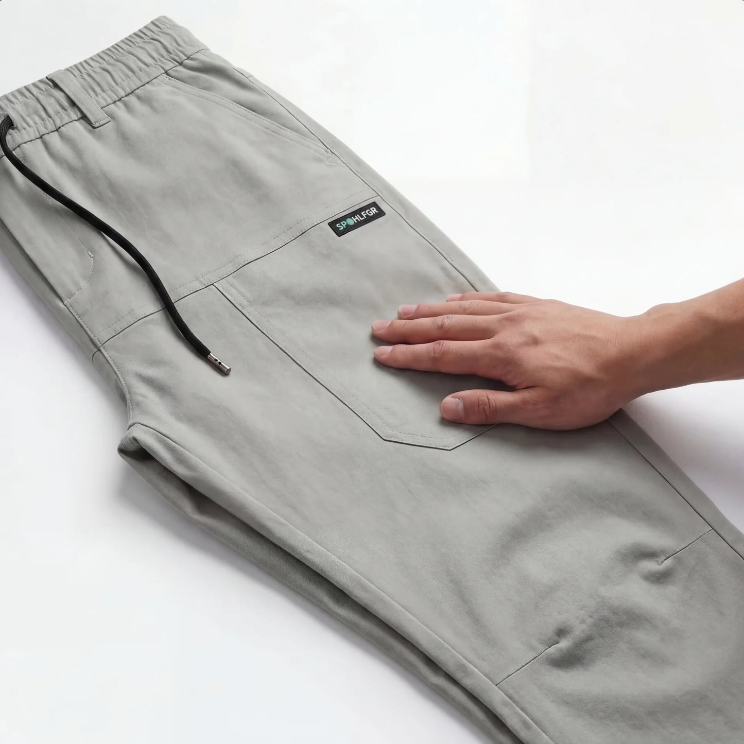 Pantaloni cargo confortabili cu o capacitate mare de depozitare 